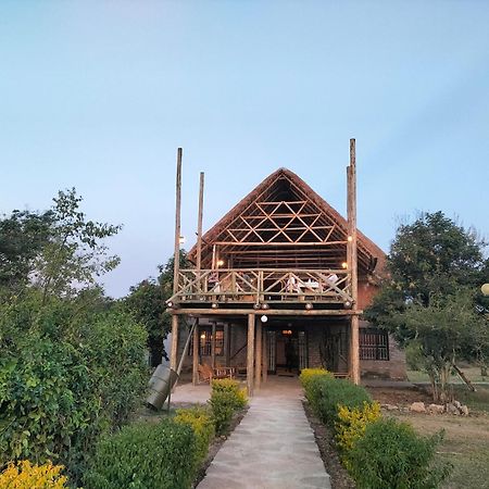 Engiri Game Lodge And Campsite Katunguru Exterior photo
