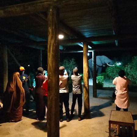 Engiri Game Lodge And Campsite Katunguru Exterior photo