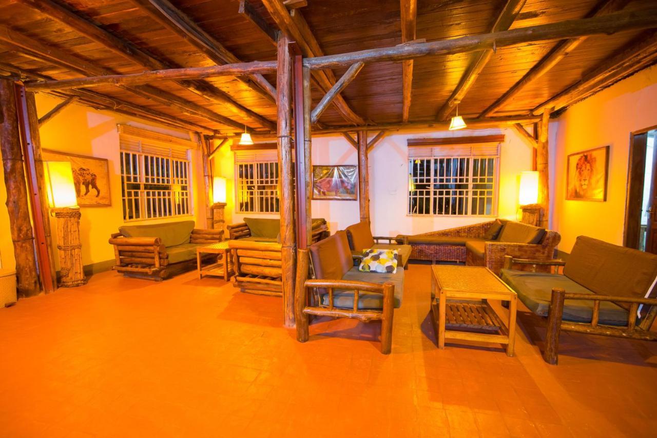 Engiri Game Lodge And Campsite Katunguru Exterior photo