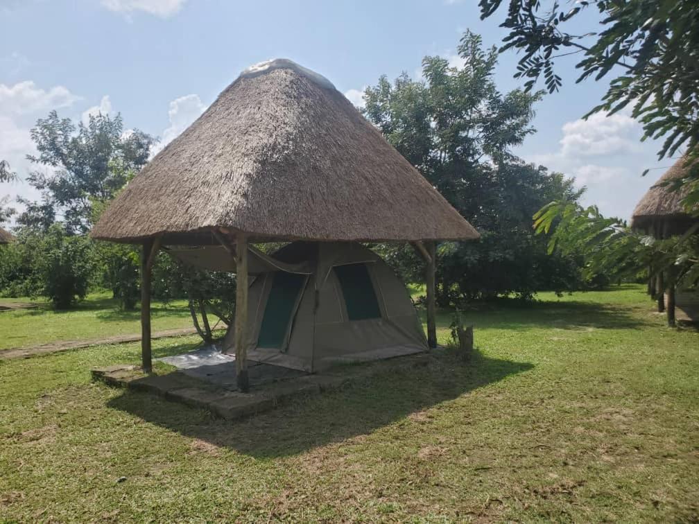 Engiri Game Lodge And Campsite Katunguru Exterior photo
