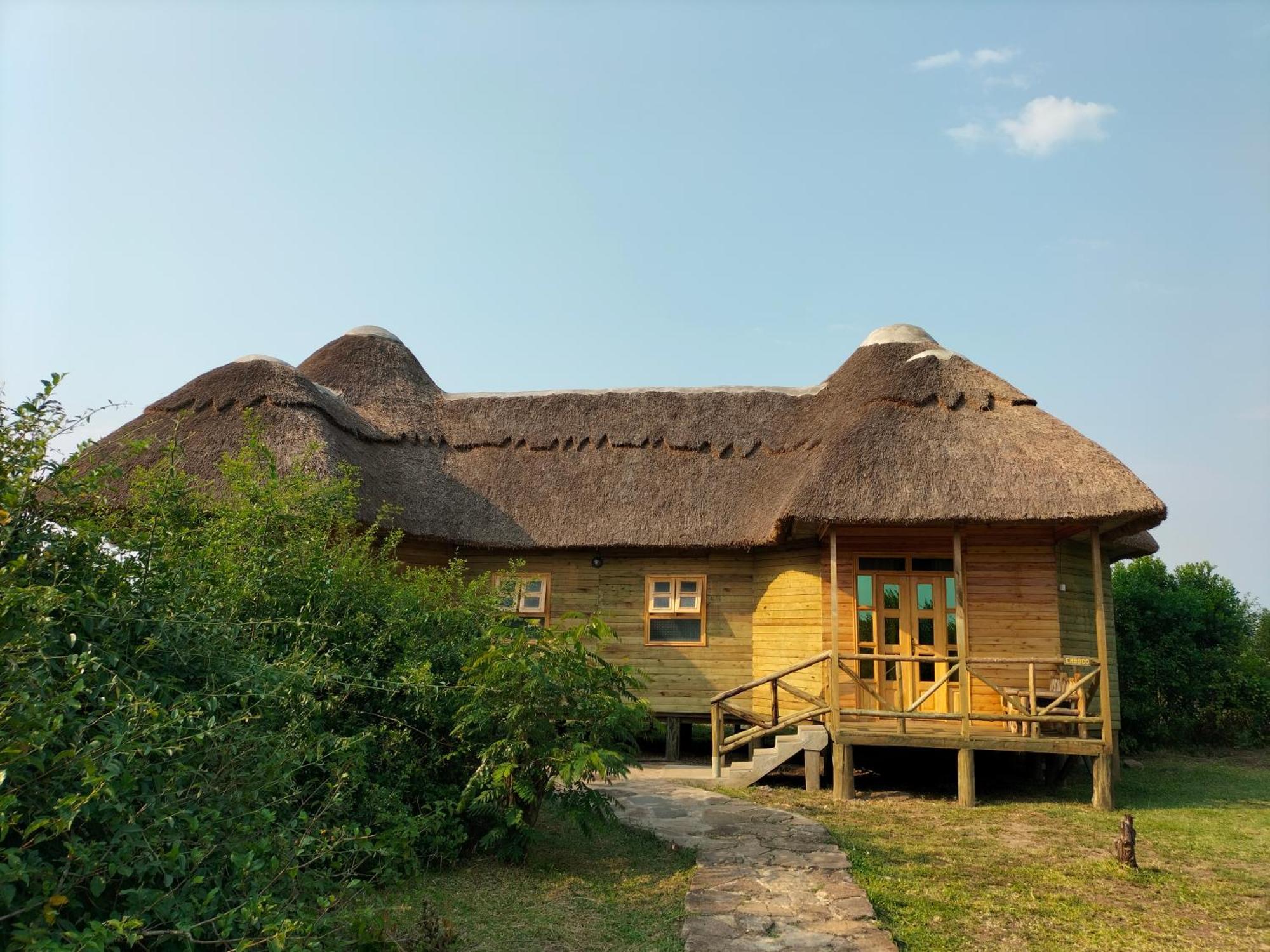 Engiri Game Lodge And Campsite Katunguru Exterior photo