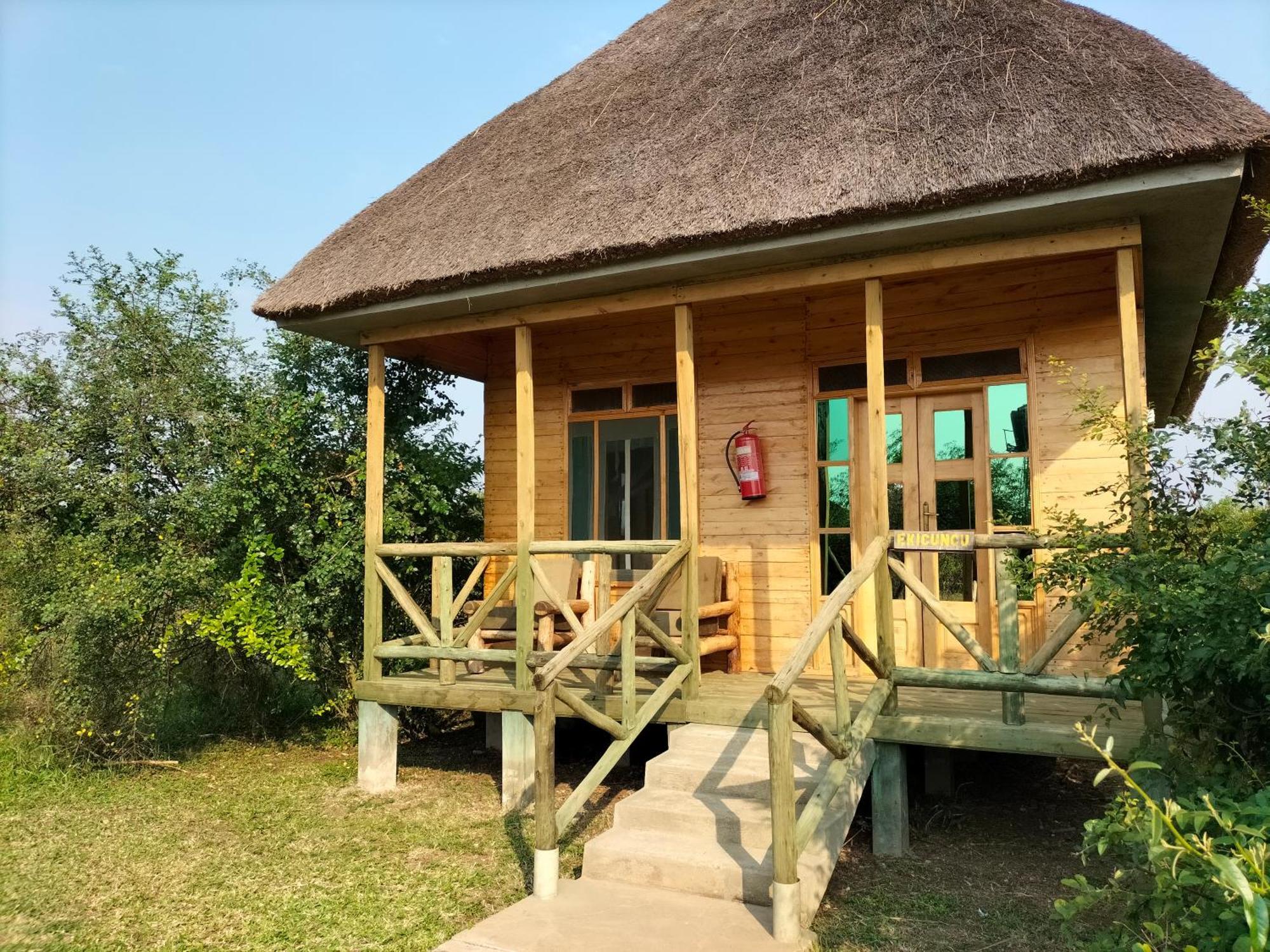 Engiri Game Lodge And Campsite Katunguru Exterior photo